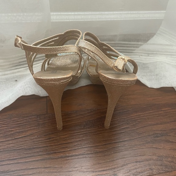 Gold Sparkle and Rhinestone Heels with Platform Size 8 - Picture 3 of 4